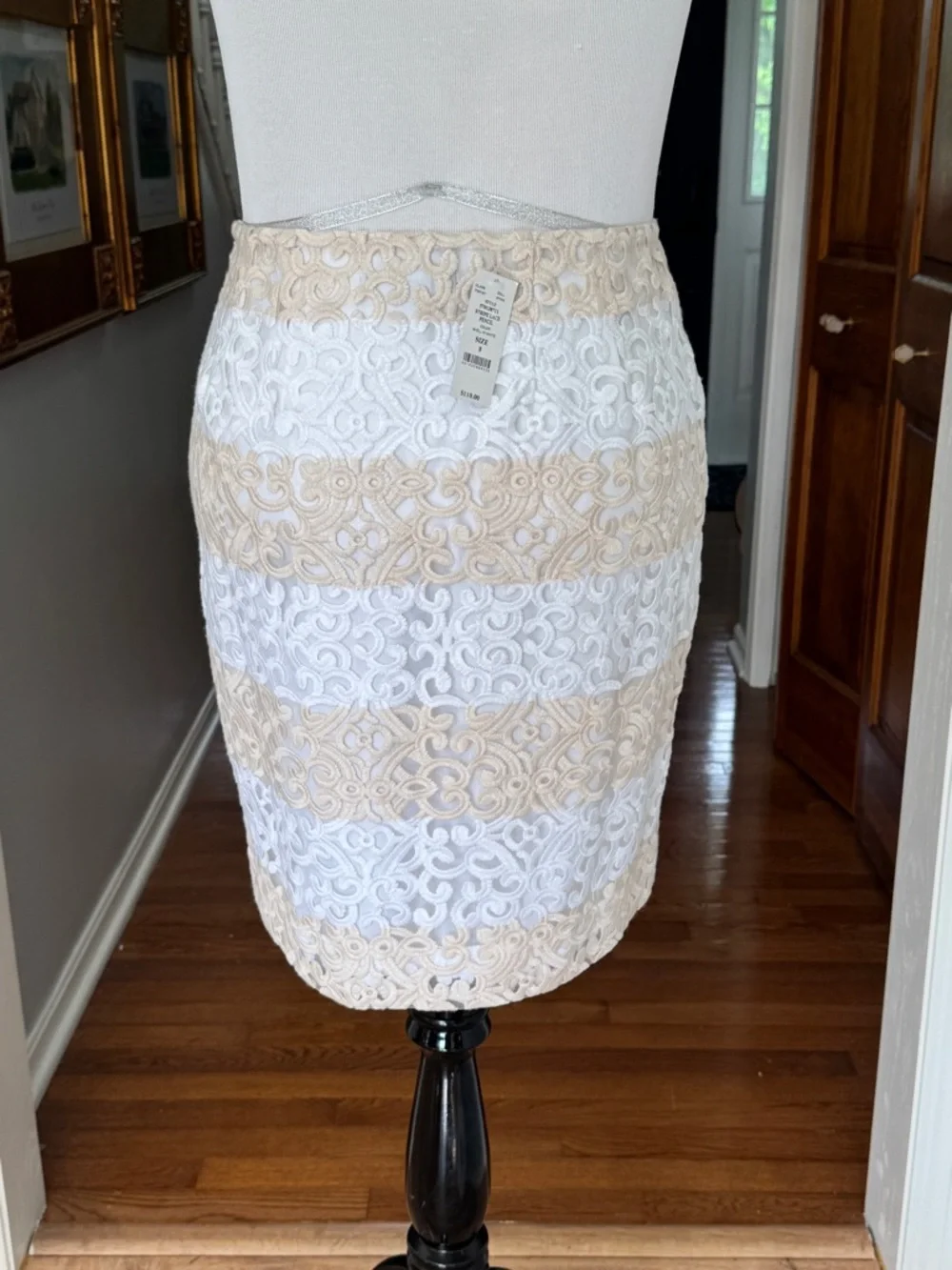 NWT WHITE HOUSE BLACK MARKET 8 STRIPED LACE PENCIL SKIRT WHITE TAN $110